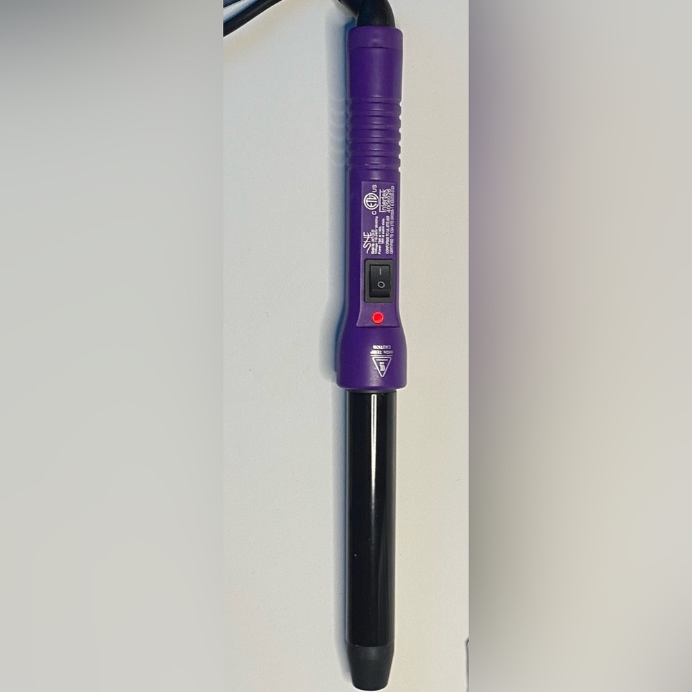 Beyond the Beauty 25mm Curling Wand in purple